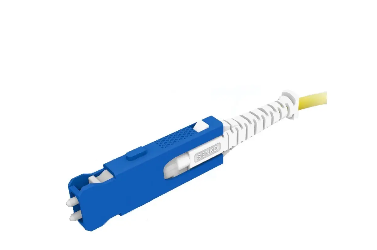 Cable de conexión óptica con conectores SN